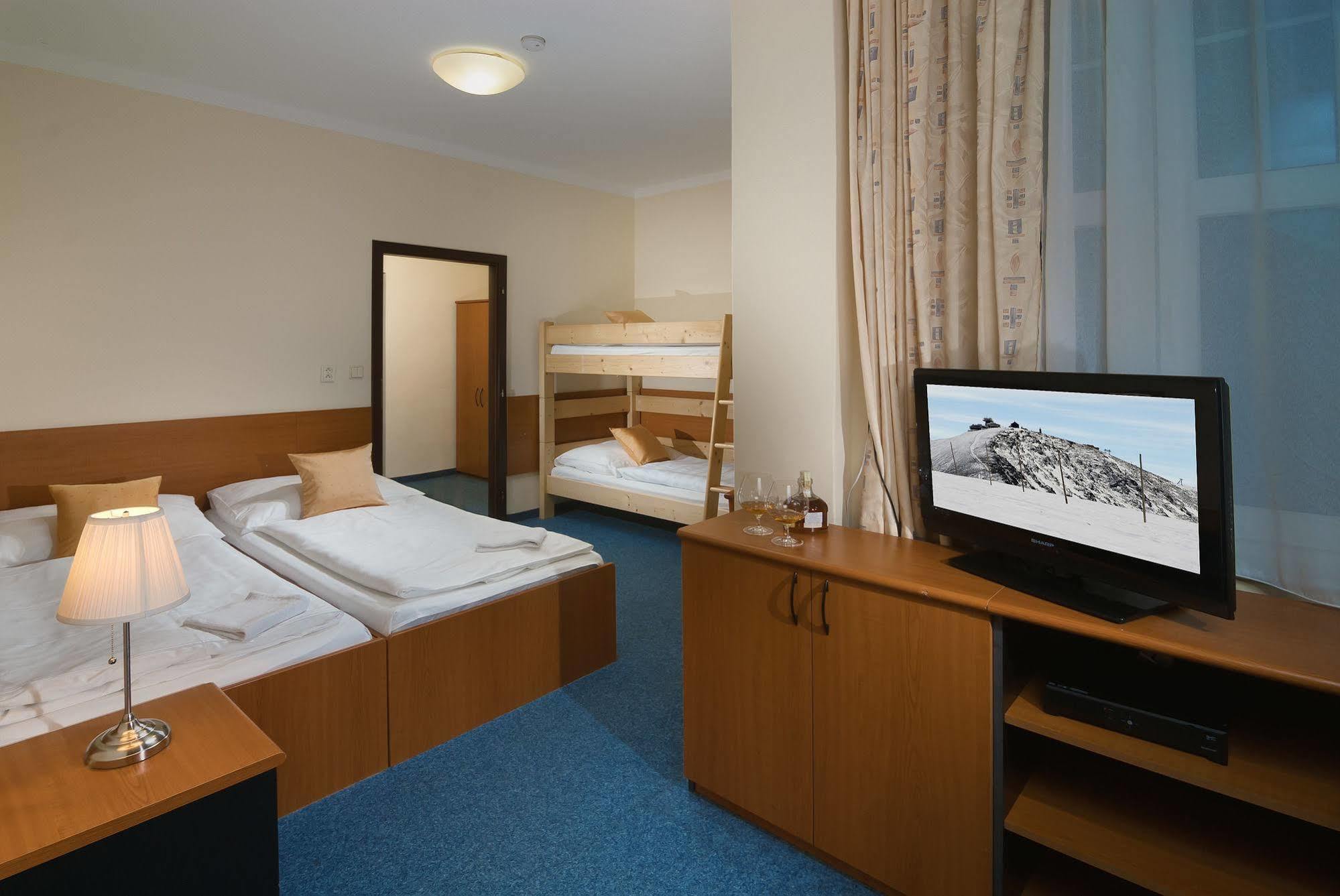 Lyzarska Bouda Domovina Hotel Špindlerŭv Mlýn Eksteriør billede